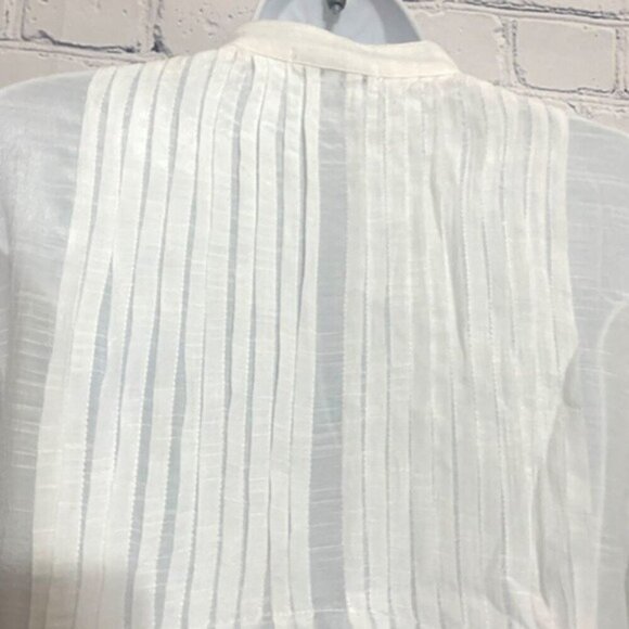 Mystree White Button Front Pleat Top Small - Picture 5 of 7